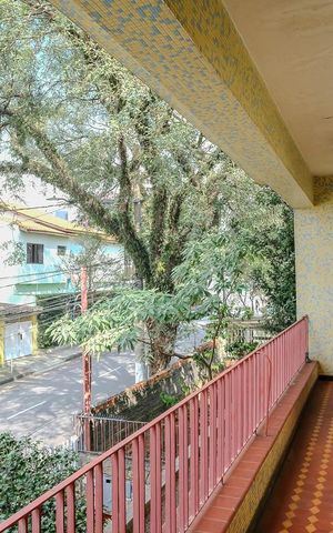 Casa à venda com 250m², 6 quartos e 2 vagasVaranda quartos 1 e 2