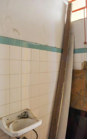 Casa à venda com 250m², 6 quartos e 2 vagasBanheiro de serviço