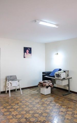 Casa à venda com 250m², 6 quartos e 2 vagasSala