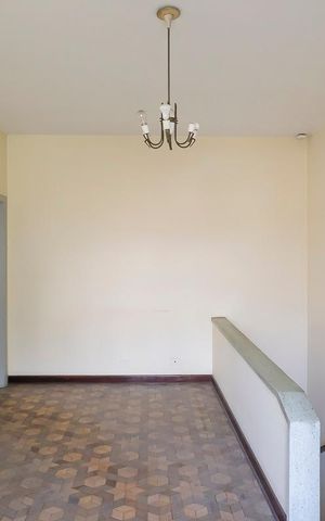 Casa à venda com 250m², 6 quartos e 2 vagasAcesso aos quartos