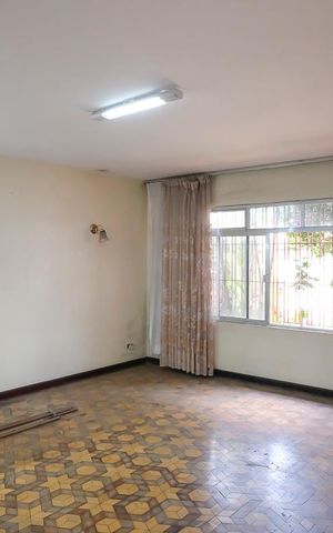 Casa à venda com 250m², 6 quartos e 2 vagasSala