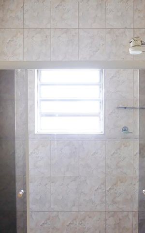 Casa à venda com 250m², 6 quartos e 2 vagasBanheiro 1