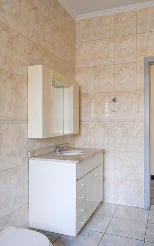 Casa à venda com 250m², 6 quartos e 2 vagasBanheiro 1
