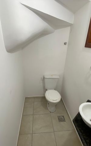 Casa à venda com 60m², 2 quartos e 2 vagas Casa à venda com 60m², 2 quartos e 2 vagasLavabo
