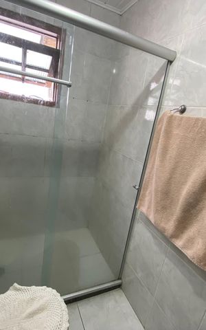 Casa à venda com 60m², 2 quartos e 2 vagas Casa à venda com 60m², 2 quartos e 2 vagasBanheiro