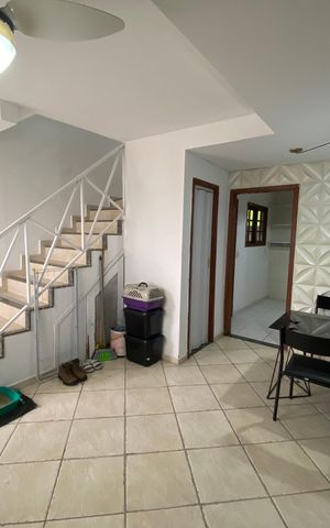Casa à venda com 60m², 2 quartos e 2 vagas Casa à venda com 60m², 2 quartos e 2 vagasSala