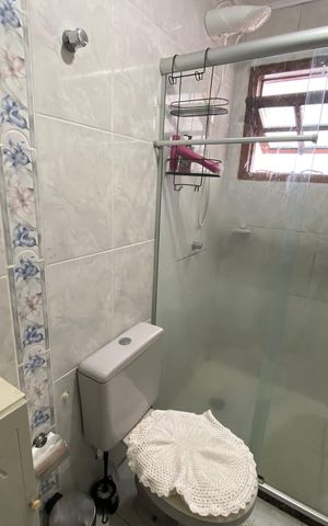 Casa à venda com 60m², 2 quartos e 2 vagas Casa à venda com 60m², 2 quartos e 2 vagasBanheiro