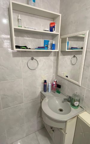 Casa à venda com 60m², 2 quartos e 2 vagas Casa à venda com 60m², 2 quartos e 2 vagasBanheiro