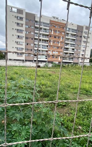 Casa à venda com 60m², 2 quartos e 2 vagas Casa à venda com 60m², 2 quartos e 2 vagasÁrea Privativa