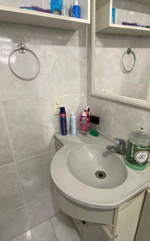 Casa à venda com 60m², 2 quartos e 2 vagas Casa à venda com 60m², 2 quartos e 2 vagasBanheiro