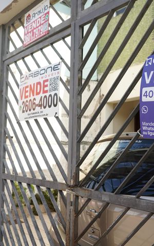 Casa à venda com 145m², 3 quartos e 1 vagaFachada e Placa