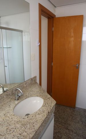 Apartamento à venda com 140m², 4 quartos e 2 vagasBanheiro da Suíte 3