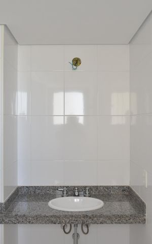 Apartamento à venda com 82m², 3 quartos e 3 vagasBanheiro da Suíte