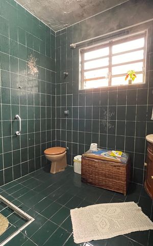 Casa à venda com 250m², 3 quartos e 4 vagas Casa à venda com 250m², 3 quartos e 4 vagasBanheiro Social 2