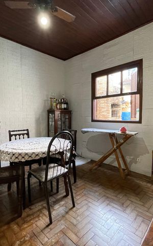 Casa à venda com 250m², 3 quartos e 4 vagas Casa à venda com 250m², 3 quartos e 4 vagasQuarto 2