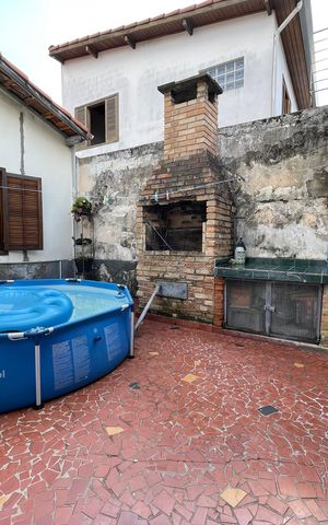 Casa à venda com 250m², 3 quartos e 4 vagas Casa à venda com 250m², 3 quartos e 4 vagasQuintal