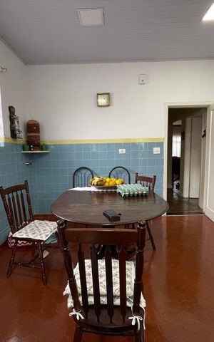 Casa à venda com 250m², 3 quartos e 4 vagas Casa à venda com 250m², 3 quartos e 4 vagasCozinha