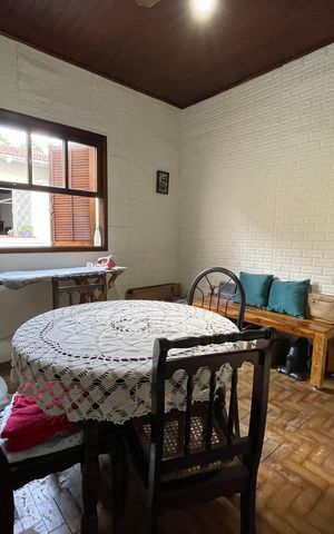 Casa à venda com 250m², 3 quartos e 4 vagas Casa à venda com 250m², 3 quartos e 4 vagasQuarto 2