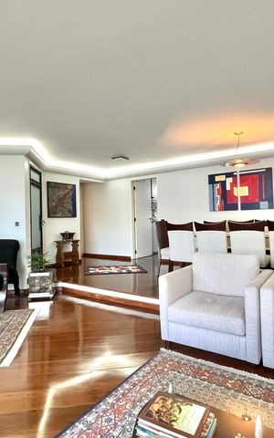 Apartamento à venda com 171m², 4 quartos e 3 vagas Apartamento à venda com 171m², 4 quartos e 3 vagasSala