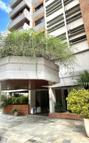 Apartamento à venda com 171m², 4 quartos e 3 vagas Apartamento à venda com 171m², 4 quartos e 3 vagasHall de entrada