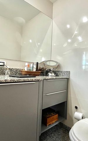 Apartamento à venda com 171m², 4 quartos e 3 vagas Apartamento à venda com 171m², 4 quartos e 3 vagasBanheiro da Suíte 1