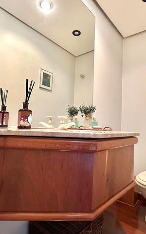 Apartamento à venda com 171m², 4 quartos e 3 vagas Apartamento à venda com 171m², 4 quartos e 3 vagasLavabo