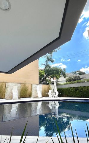 Apartamento à venda com 171m², 4 quartos e 3 vagas Apartamento à venda com 171m², 4 quartos e 3 vagasÁrea comum - Piscina