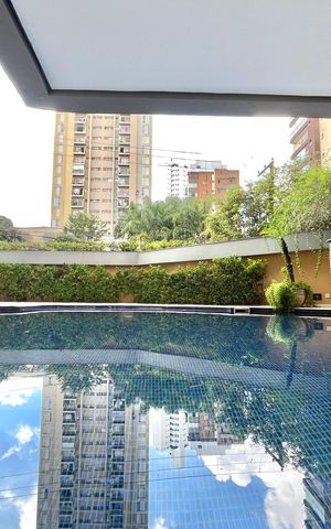 Apartamento à venda com 171m², 4 quartos e 3 vagas Apartamento à venda com 171m², 4 quartos e 3 vagasÁrea comum - Piscina