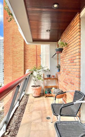 Apartamento à venda com 171m², 4 quartos e 3 vagas Apartamento à venda com 171m², 4 quartos e 3 vagasVaranda da Suíte 1