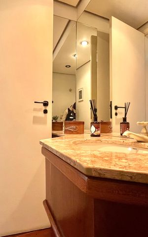 Apartamento à venda com 171m², 4 quartos e 3 vagas Apartamento à venda com 171m², 4 quartos e 3 vagasLavabo