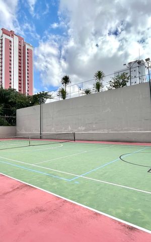 Apartamento à venda com 171m², 4 quartos e 3 vagas Apartamento à venda com 171m², 4 quartos e 3 vagasÁrea comum