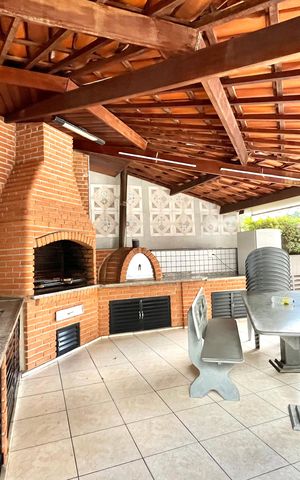 Apartamento à venda com 171m², 4 quartos e 3 vagas Apartamento à venda com 171m², 4 quartos e 3 vagasÁrea comum - Churrasqueira
