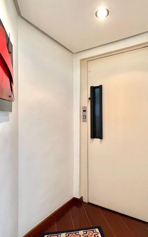 Apartamento à venda com 171m², 4 quartos e 3 vagas Apartamento à venda com 171m², 4 quartos e 3 vagasHall privativo