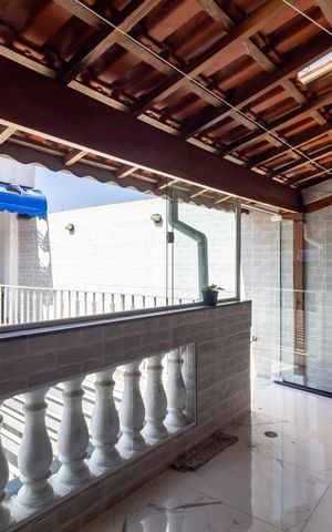 Casa à venda com 300m², 3 quartos e 2 vagas Casa à venda com 300m², 3 quartos e 2 vagasVaranda da Sala