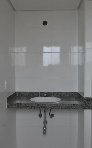 Apartamento à venda com 82m², 3 quartos e 2 vagasBanheiro da Suíte