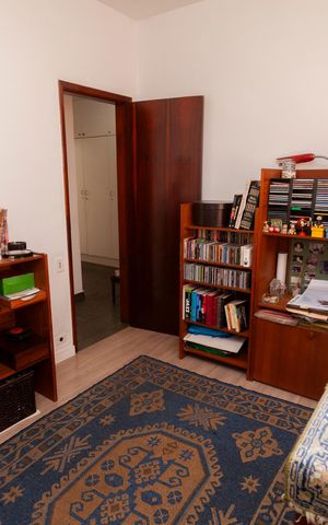 Casa de condomínio à venda com 250m², 4 quartos e 4 vagasEscritório