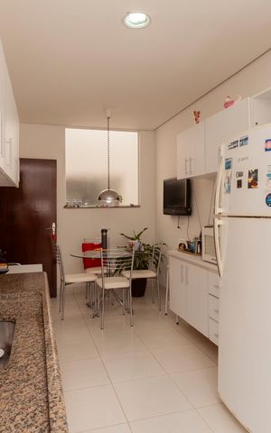 Casa de condomínio à venda com 250m², 4 quartos e 4 vagasCozinha