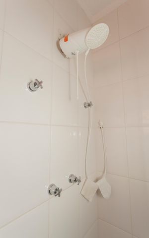 Casa de condomínio à venda com 250m², 4 quartos e 4 vagasBanheiro 2