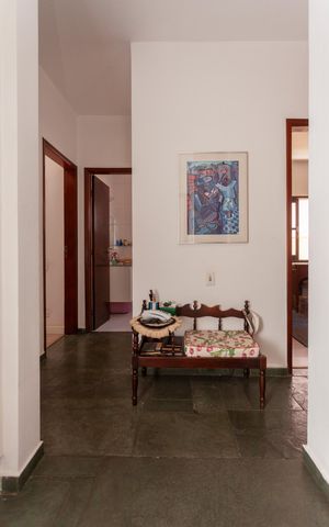 Casa de condomínio à venda com 250m², 4 quartos e 4 vagasHall
