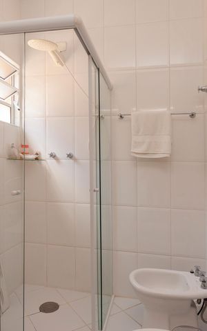 Casa de condomínio à venda com 250m², 4 quartos e 4 vagasBanheiro da Suíte