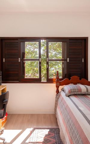 Casa de condomínio à venda com 250m², 4 quartos e 4 vagasQuarto 2