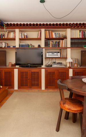 Casa de condomínio à venda com 250m², 4 quartos e 4 vagasSala de TV