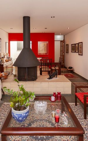 Casa de condomínio à venda com 250m², 4 quartos e 4 vagasSala