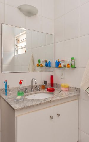 Casa de condomínio à venda com 250m², 4 quartos e 4 vagasBanheiro 2