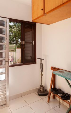Casa de condomínio à venda com 250m², 4 quartos e 4 vagasQuarto de Serviço