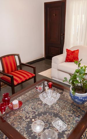 Casa de condomínio à venda com 250m², 4 quartos e 4 vagasSala