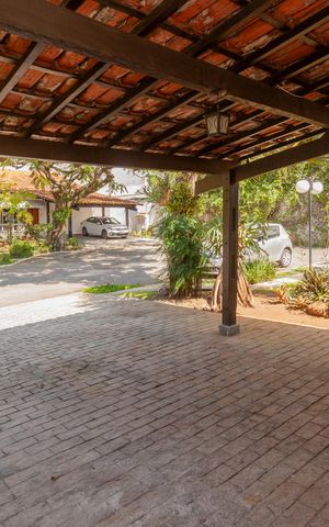 Casa de condomínio à venda com 250m², 4 quartos e 4 vagasGaragem