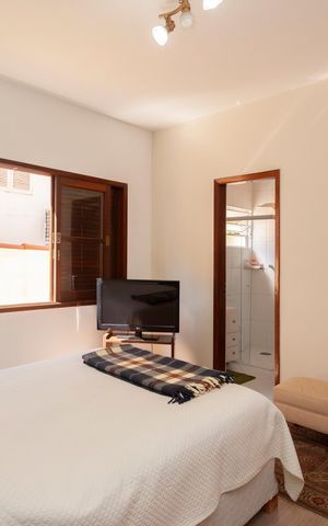 Casa de condomínio à venda com 250m², 4 quartos e 4 vagasQuarto Suíte