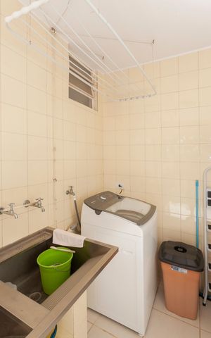 Casa de condomínio à venda com 250m², 4 quartos e 4 vagasÁrea de Serviço
