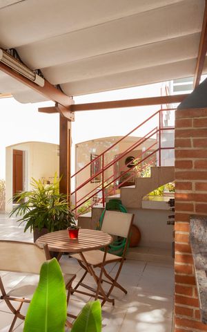 Casa de condomínio à venda com 250m², 4 quartos e 4 vagasChurrasqueira
